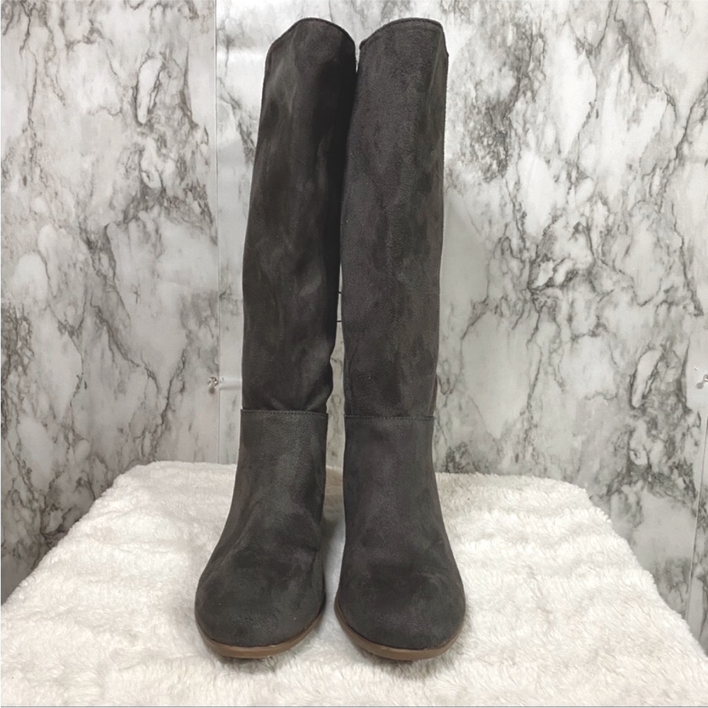 Universal Thread Hilda Microsuede Mid Calf Gray Heeled Riding Boots, Size 6 - Picture 6 of 16